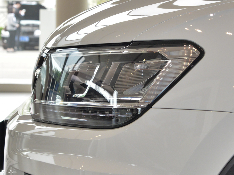 2018Tiguan 330TSI 򌄓