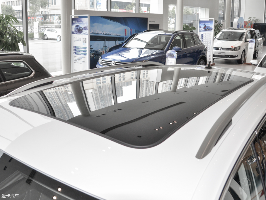 2018Tiguan 330TSI 򌄓