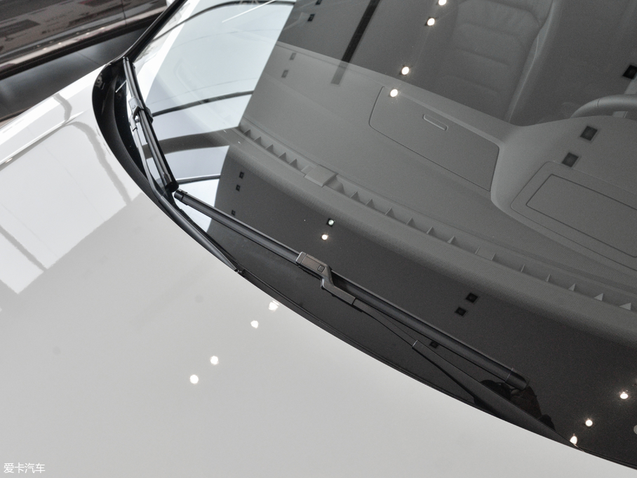 2018Tiguan 330TSI 򌄓