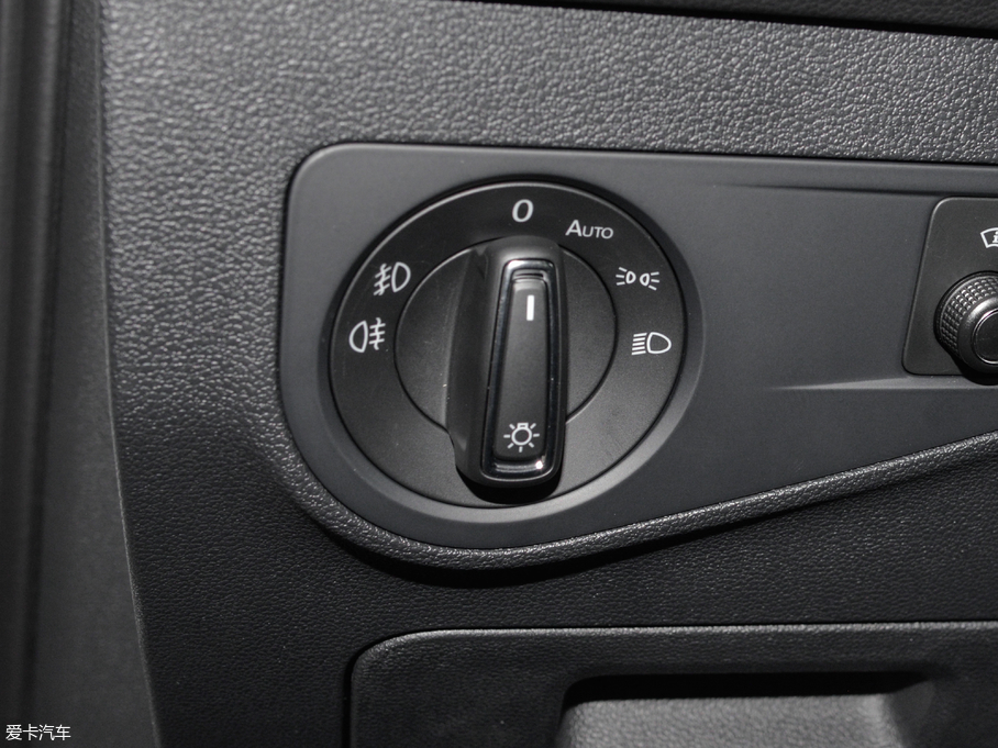 2018Tiguan 330TSI 򌄓