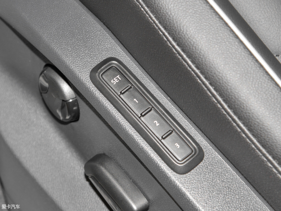 2018Tiguan 330TSI 򌄓