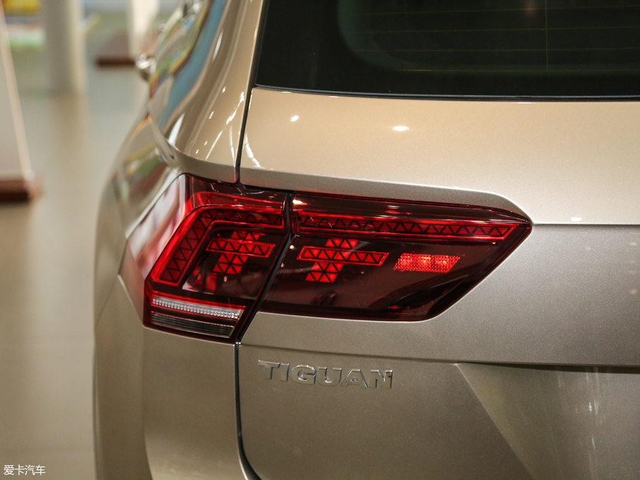 2018Tiguan 280TSI 򌾫Ӣ