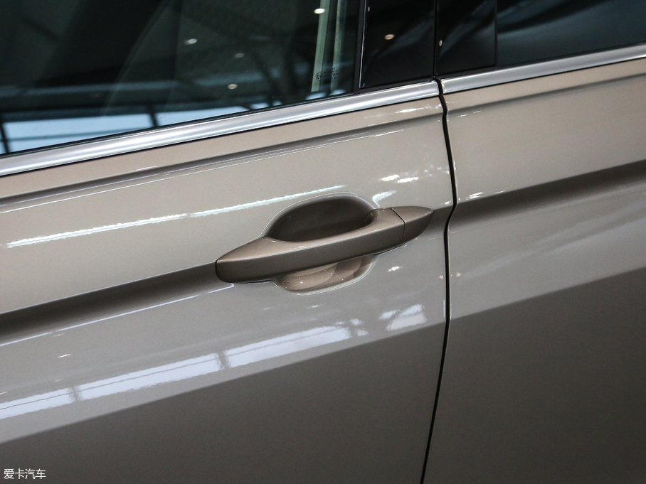 2018Tiguan 280TSI 򌾫Ӣ