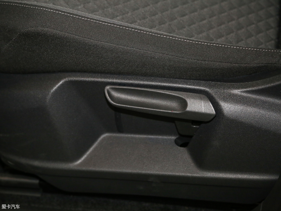 2018Tiguan 280TSI 򌾫Ӣ