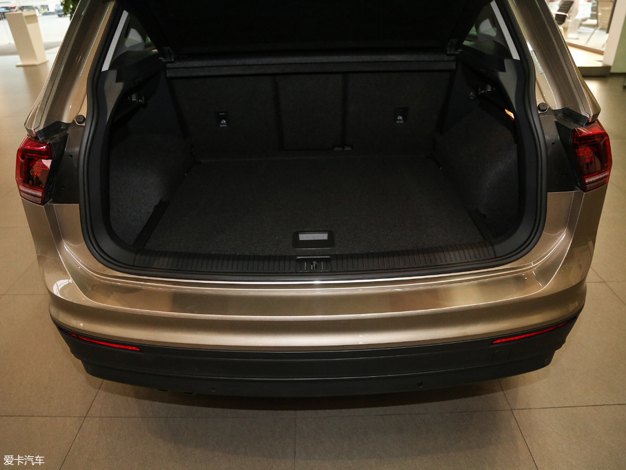 2018Tiguan 280TSI 򌾫Ӣ