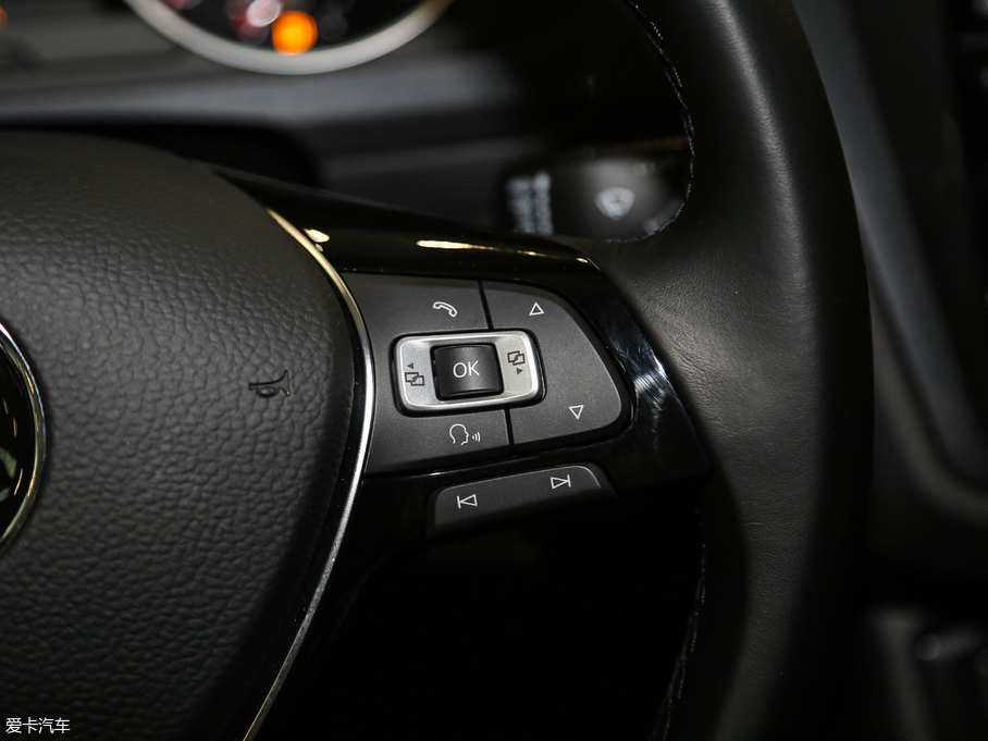 2018Tiguan 280TSI 򌾫Ӣ