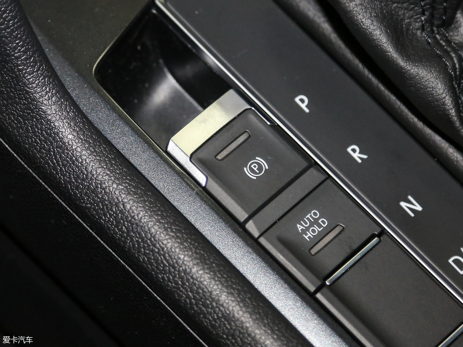 2018Tiguan 280TSI 򌾫Ӣ