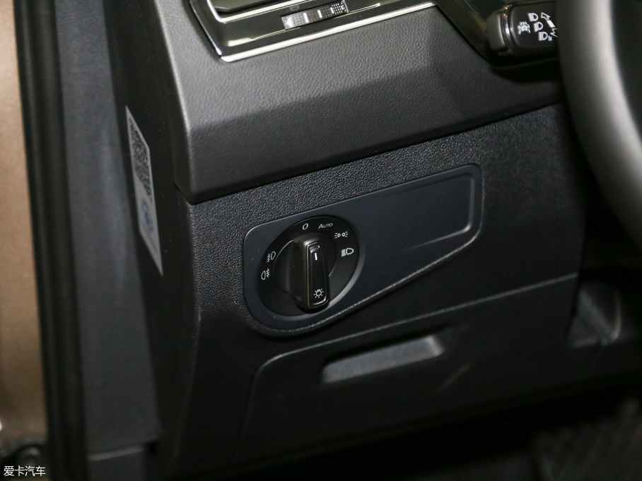 2018Tiguan 280TSI 򌾫Ӣ