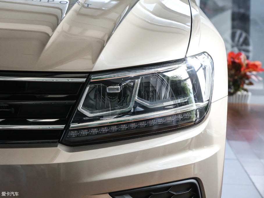 2018Tiguan 330TSI 򌄓