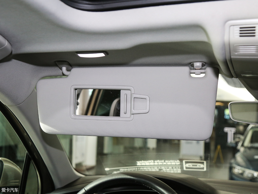 2018Tiguan 330TSI 򌄓