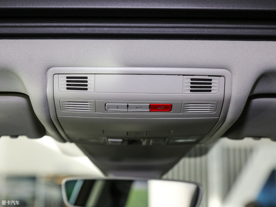 2018Tiguan 330TSI 򌄓