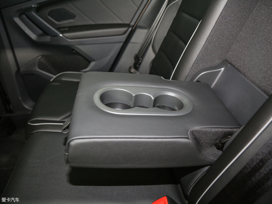 2018Tiguan 330TSI 򌄓