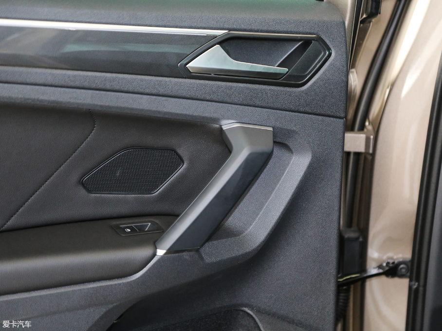 2018Tiguan 330TSI 򌄓