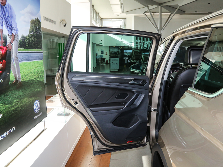 2018Tiguan 330TSI 򌄓