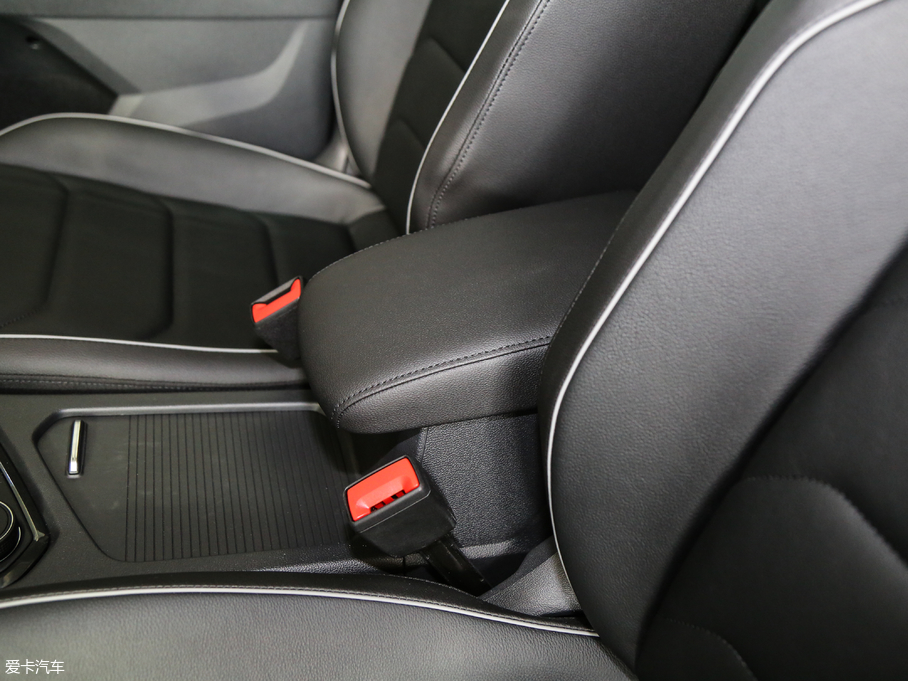 2018Tiguan 330TSI 򌄓