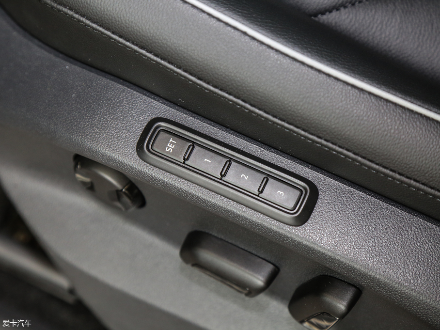 2018Tiguan 330TSI 򌄓