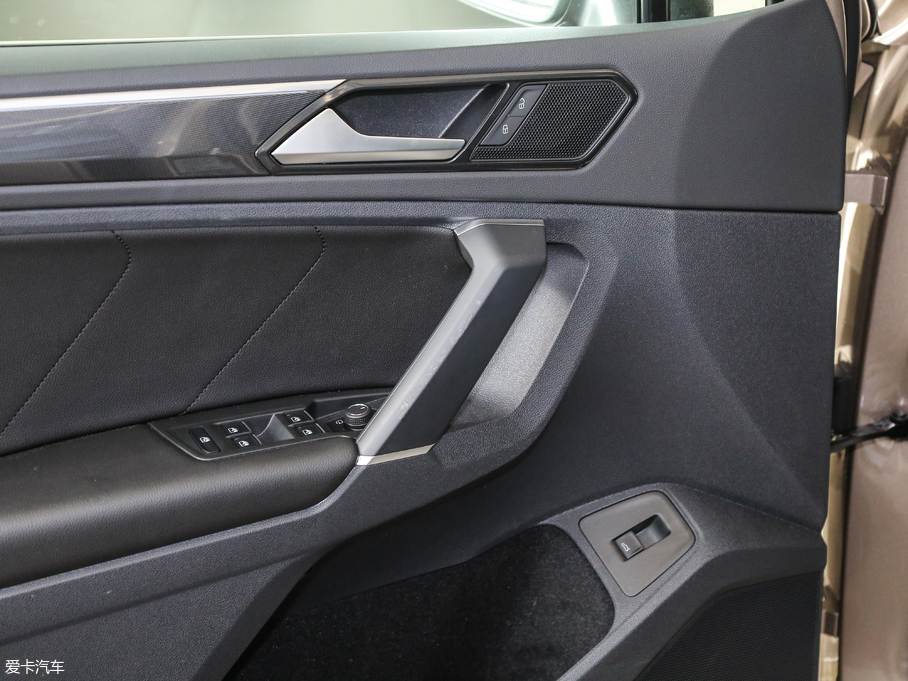 2018Tiguan 330TSI 򌄓