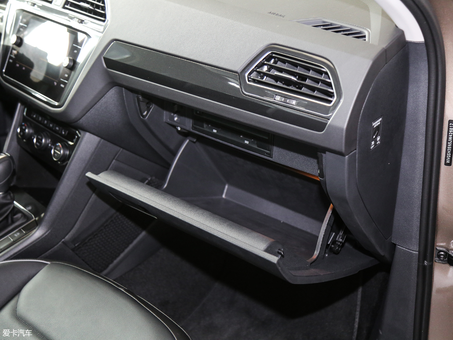 2018Tiguan 330TSI 򌄓