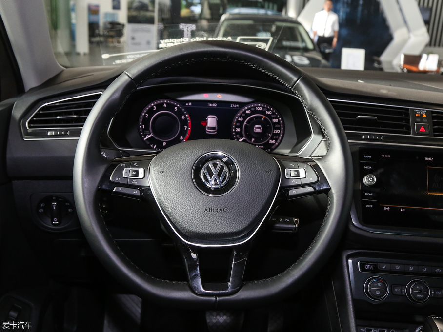 2018Tiguan 330TSI 򌄓