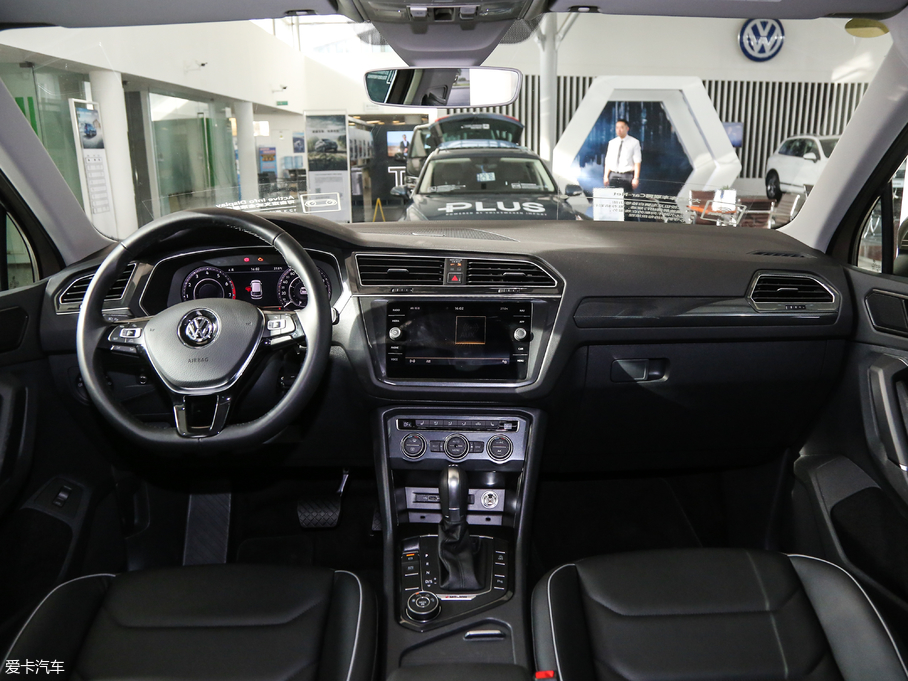 2018Tiguan 330TSI 򌄓