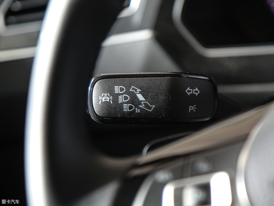 2018Tiguan 330TSI 򌄓