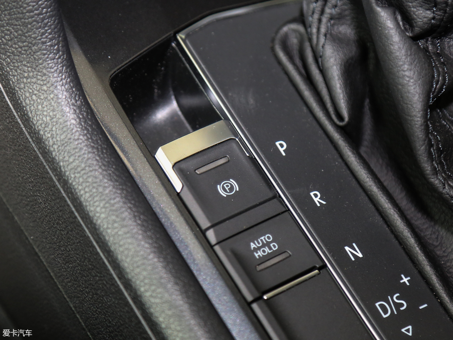 2018Tiguan 330TSI 򌄓