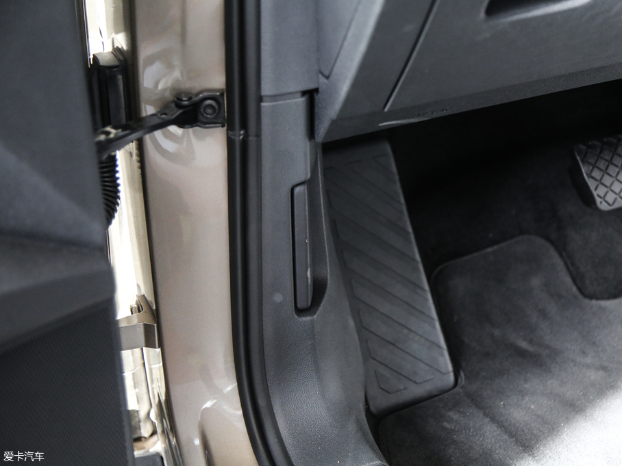 2018Tiguan 330TSI 򌄓