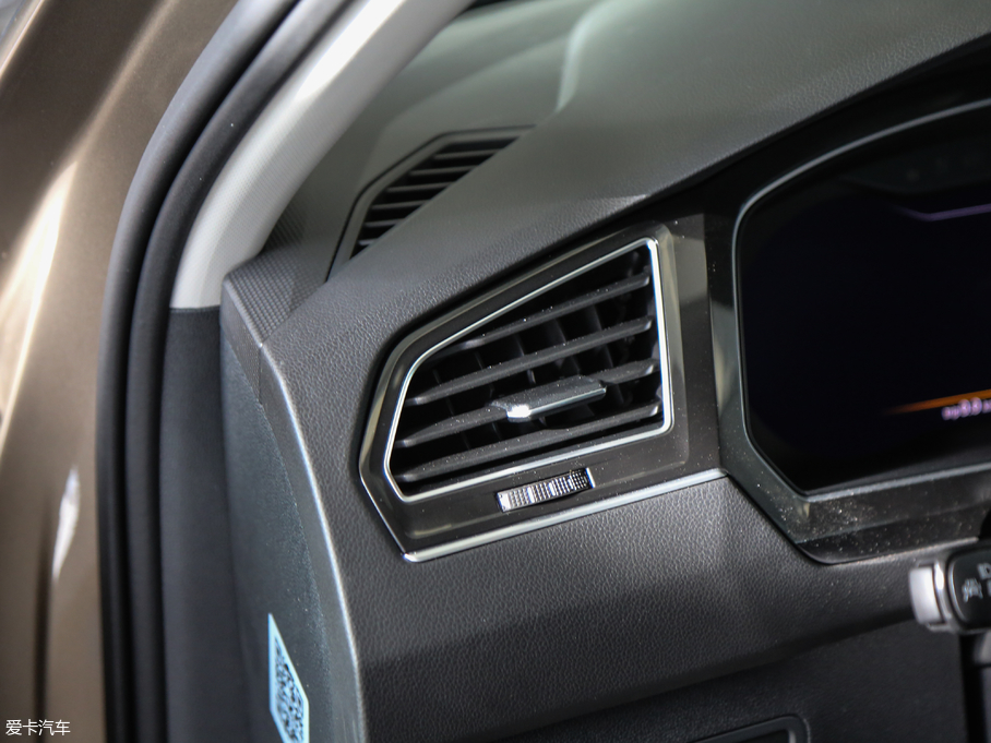 2018Tiguan 330TSI 򌄓