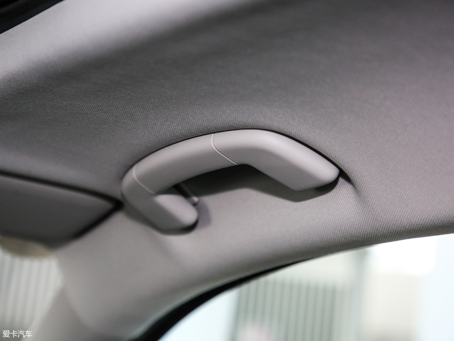 2018Tiguan 330TSI 򌄓