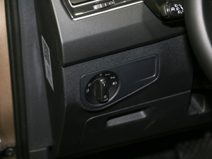 2018280TSI 򌾫Ӣ п؅^