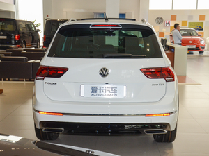 2018380TSI (q)R-Line w^