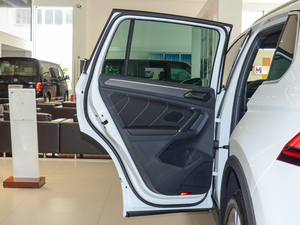 2018380TSI (q)R-Line g