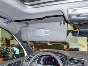 2018380TSI (q)R-Line g