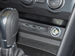 2018380TSI (q)R-Line g