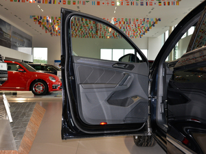 2018380TSI (q)R-Line {λ܇T