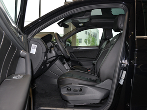 2018380TSI (q)R-Line ǰſg