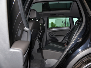 2018380TSI (q)R-Line ſg