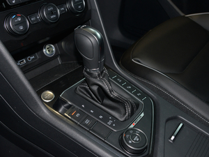 2018380TSI (q)R-Line QU