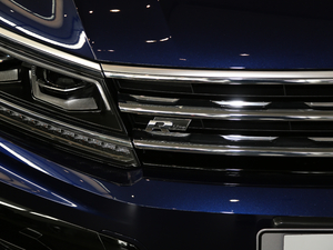 2018380TSI (q)R-Line (x)(ji)^