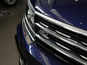 2018380TSI (q)R-Line (x)(ji)^