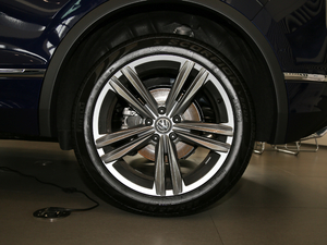 2018380TSI R-Line ݆Ȧ