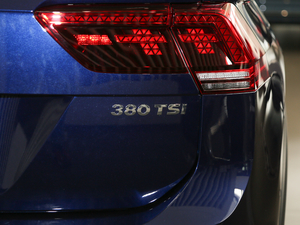 2018380TSI (q)R-Line (x)(ji)^