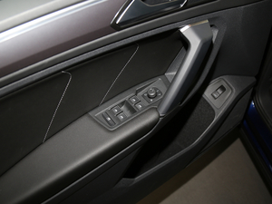 2018380TSI R-Line п؅^