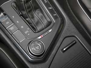 2018380TSI R-Line п؅^