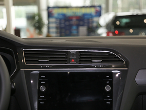 2018380TSI R-Line {L