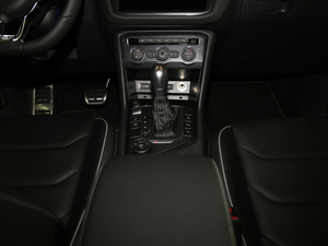 2018380TSI R-Line п؅^