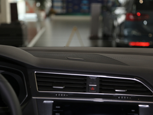 2018380TSI R-Line п؅^