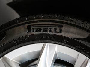 2018330TSI 򌄓 ݆̥Ʒ