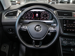 2018款330TSI 四驱创睿型 方向盘