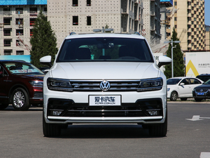 2018380TSI (q)R-Line w^